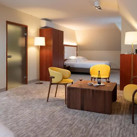 Rosenburg Hotell 4*
