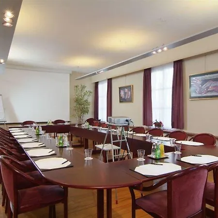 Rosenburg Hotell 4*